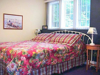 Homestead Inn - Bedroom