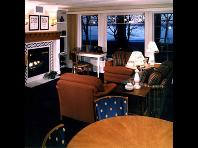 Homestead Inn - Living Room